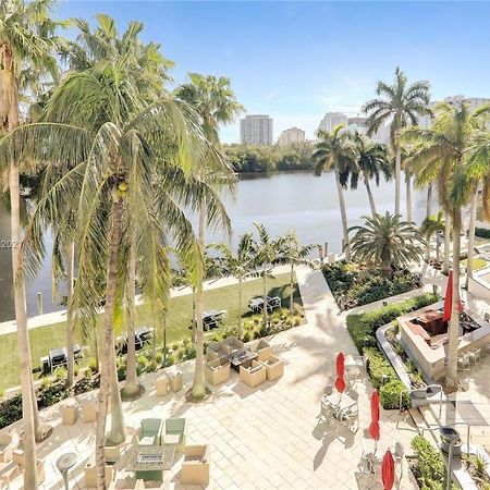 Gallery One - A Doubletree Suites By Hilton Hotel Fort Lauderdale Esterno foto