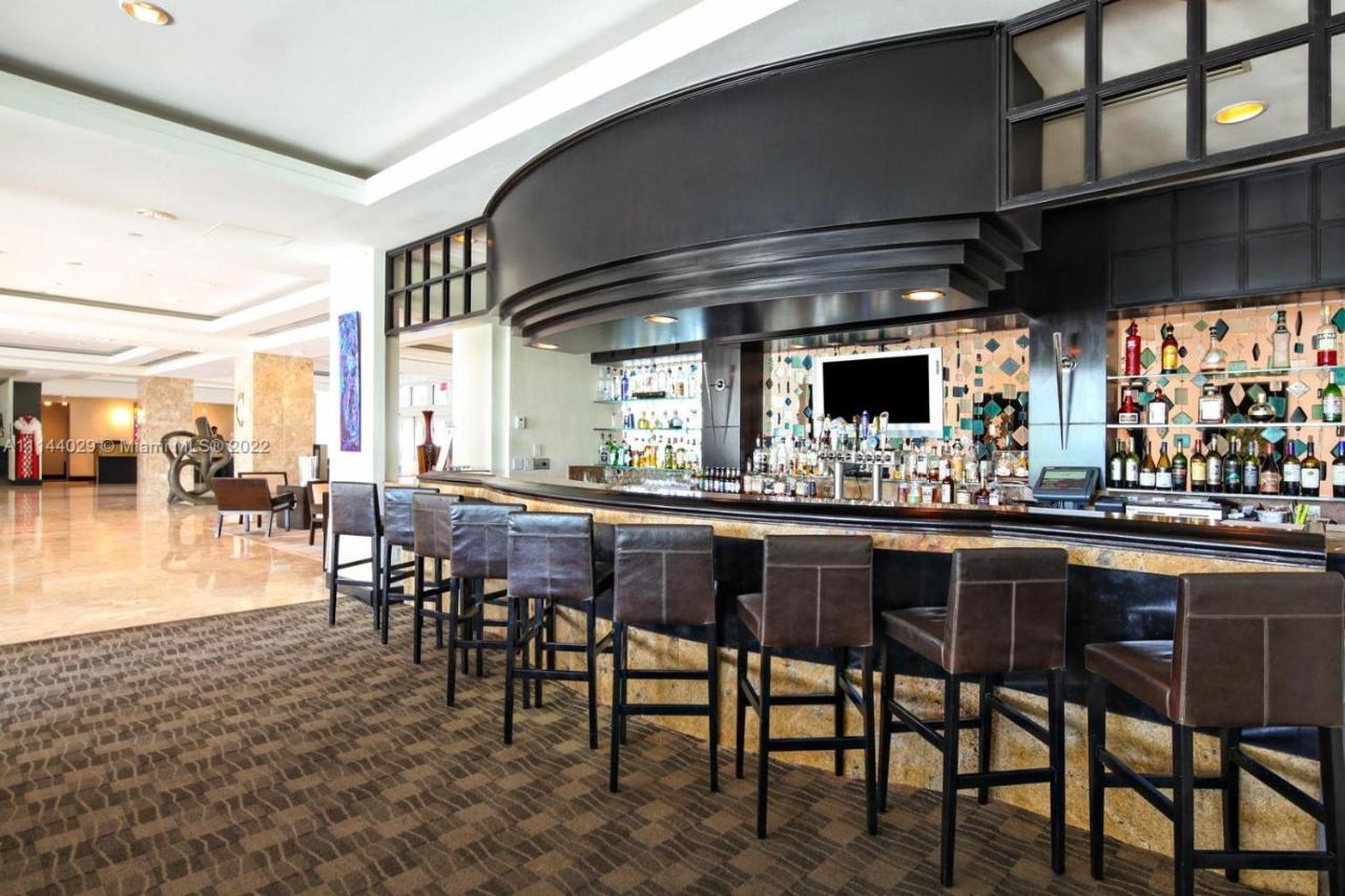 Gallery One - A Doubletree Suites By Hilton Hotel Fort Lauderdale Esterno foto