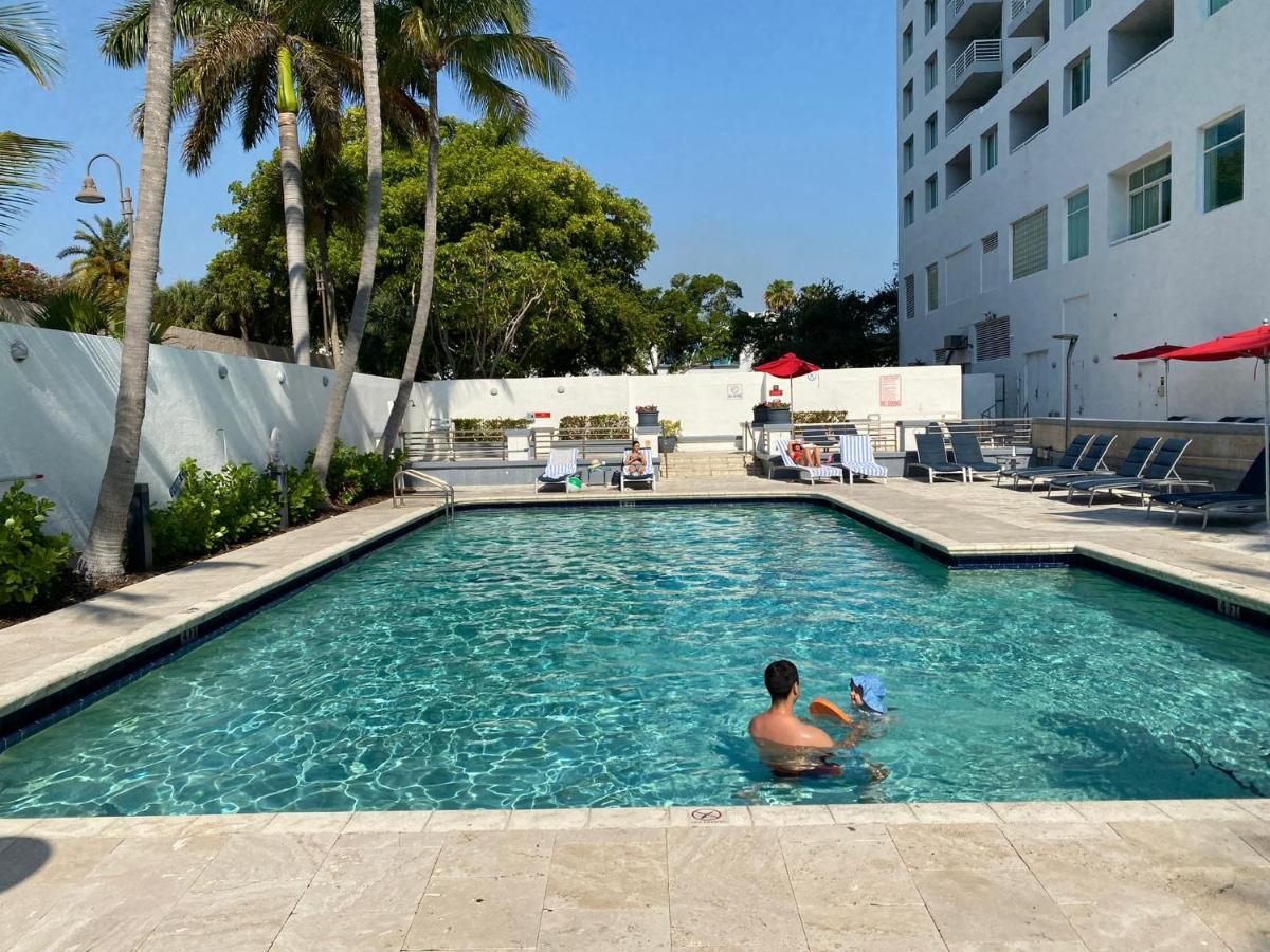 Gallery One - A Doubletree Suites By Hilton Hotel Fort Lauderdale Esterno foto