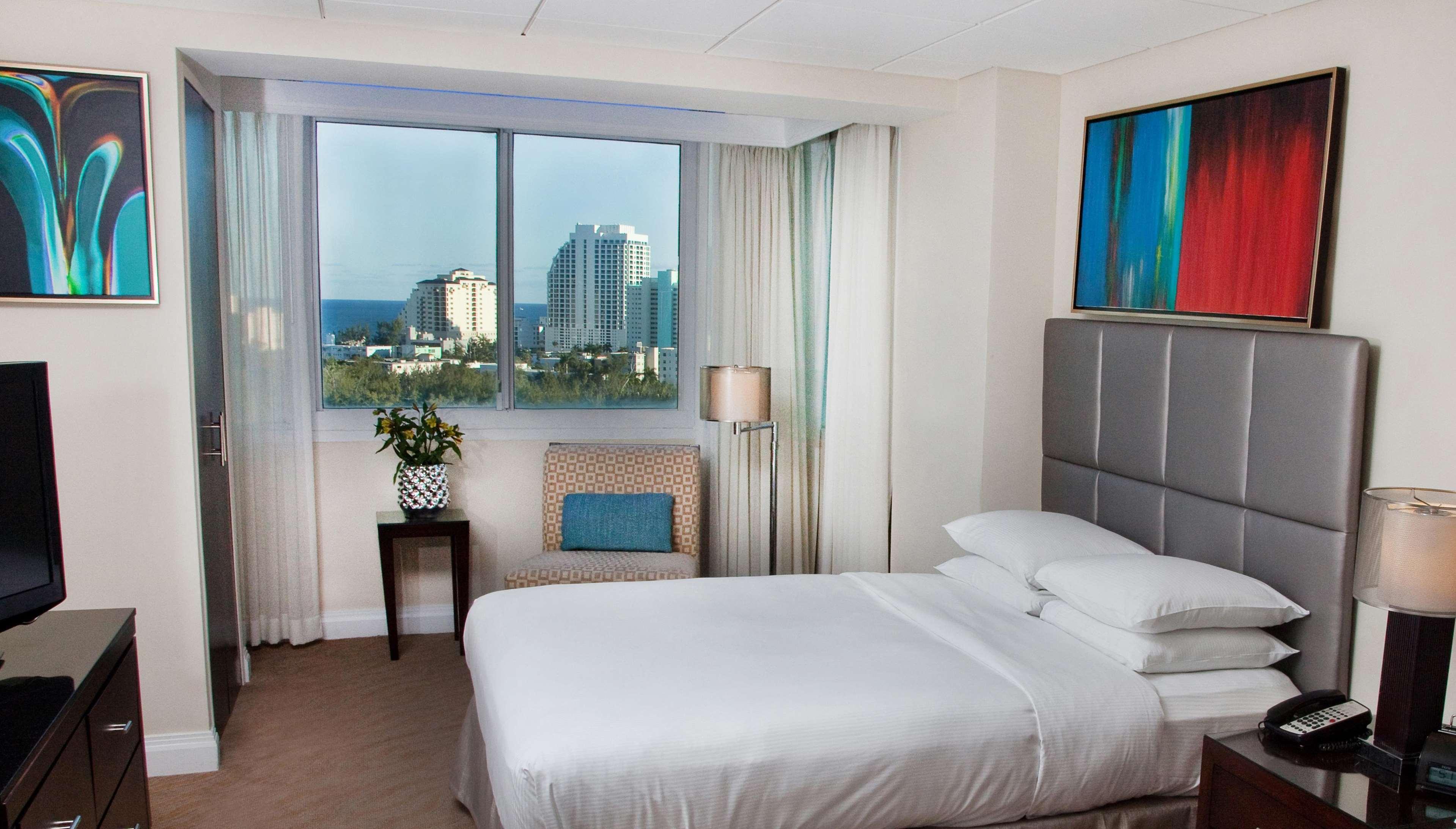 Gallery One - A Doubletree Suites By Hilton Hotel Fort Lauderdale Esterno foto